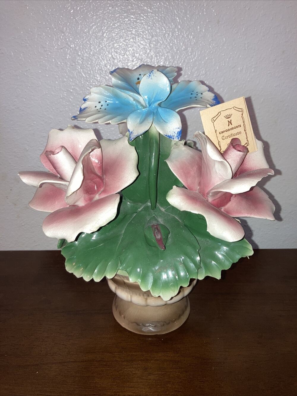 Vintage Italy Nuova Capodimonte Basket Urn Bouquet 3 pink Roses blue Orchid